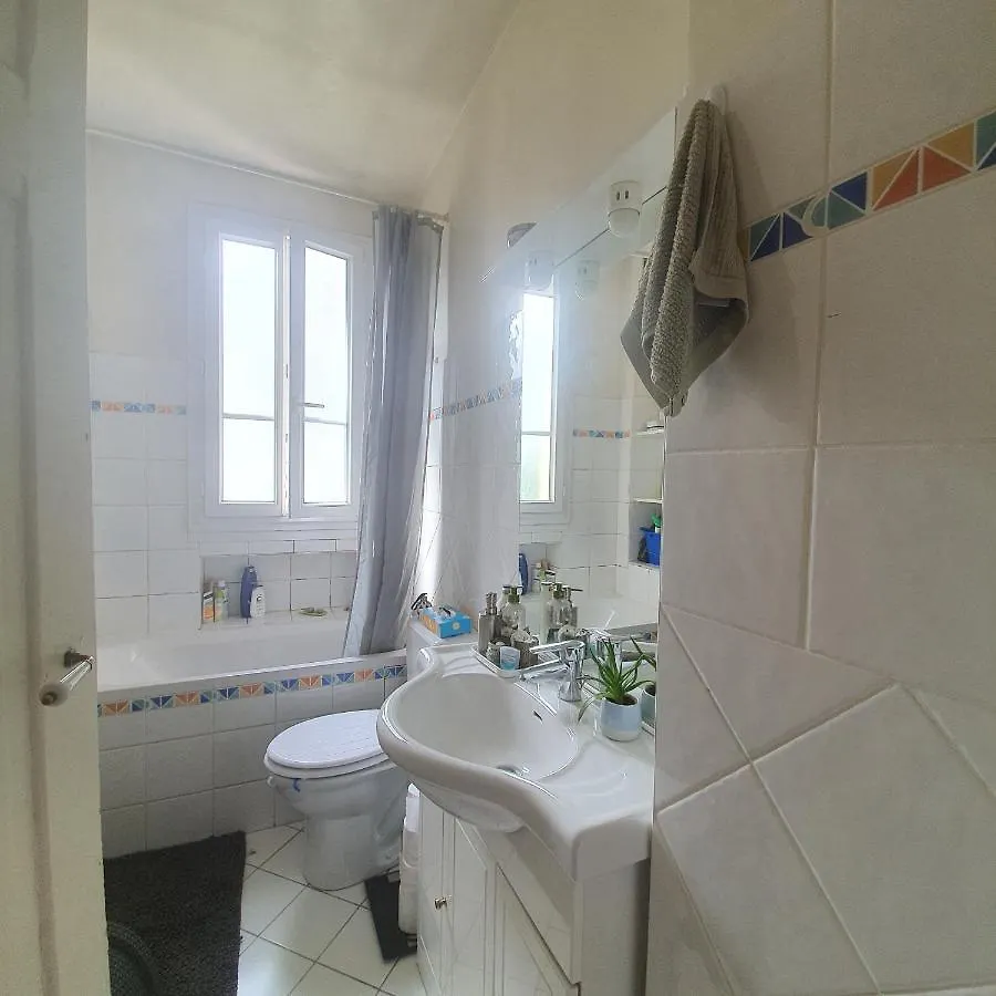 Apartament Amplo Quarto Em Paryż 0*,